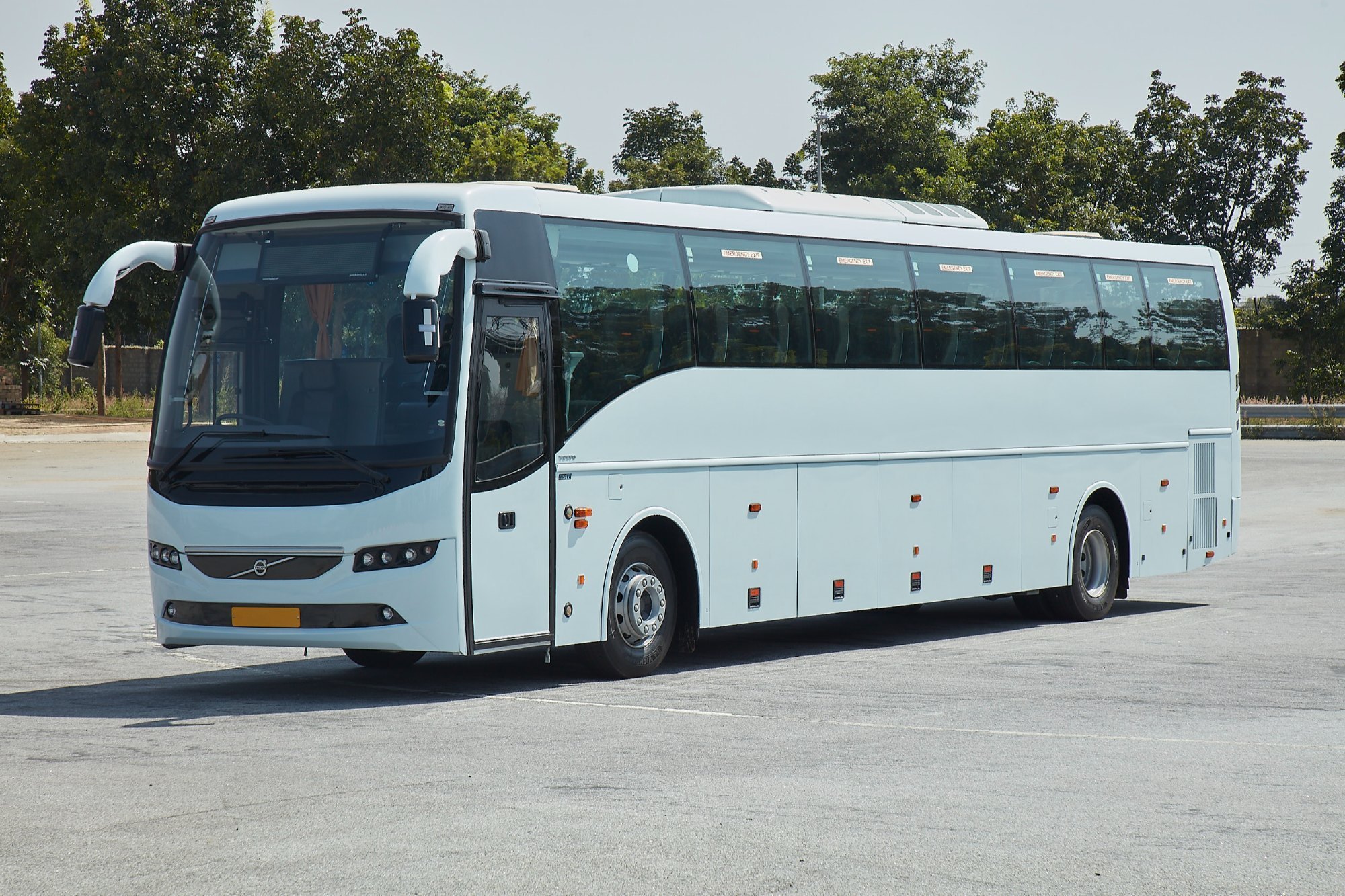 volvo-9400-b8r-4x2-13-5m-47-seat-coach